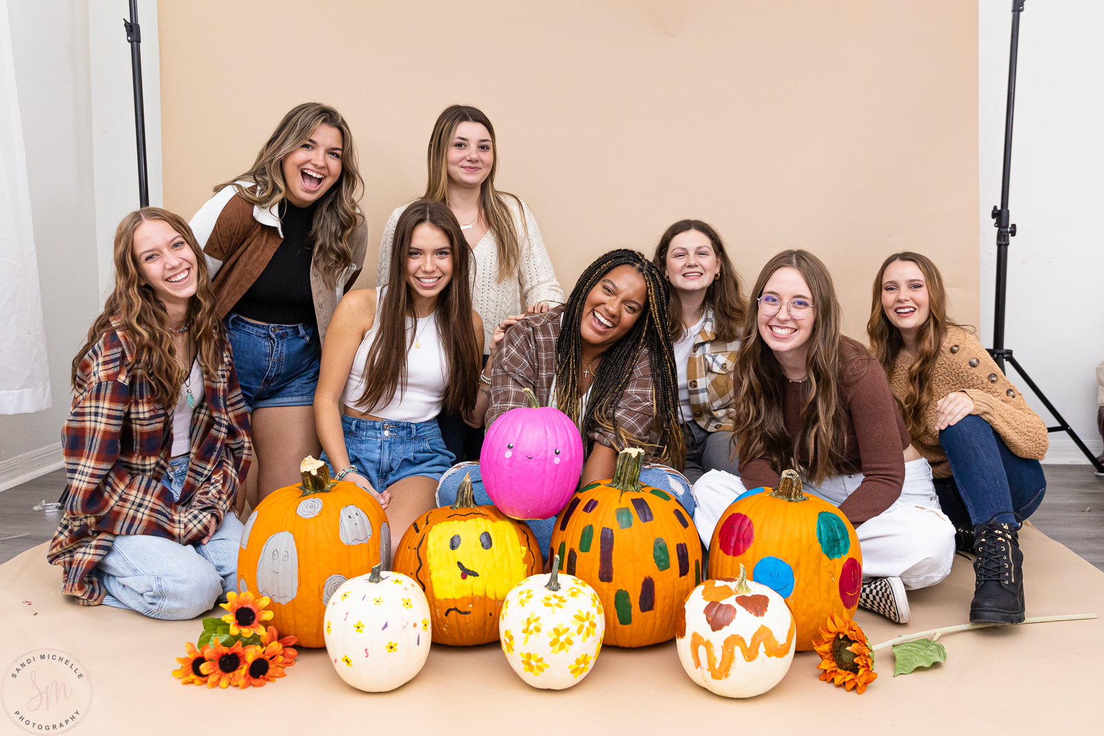 Loved ending our shoot by hanging out and painting pumpkins. 